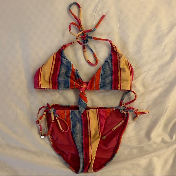 Bikini Set - Picture 2 of 4